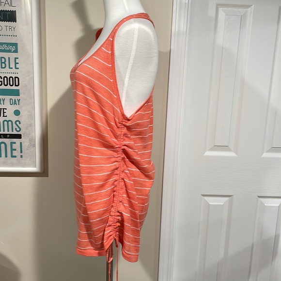 Athleta Vesta coral racer-back linen tank. Adjustable from crop to cover-up. - Picture 3 of 8